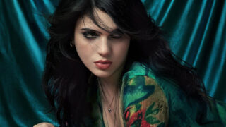 ジュリア・カミング、ジミー・ファロン司会の米人気番組で披露した「My Life」の映像が公開