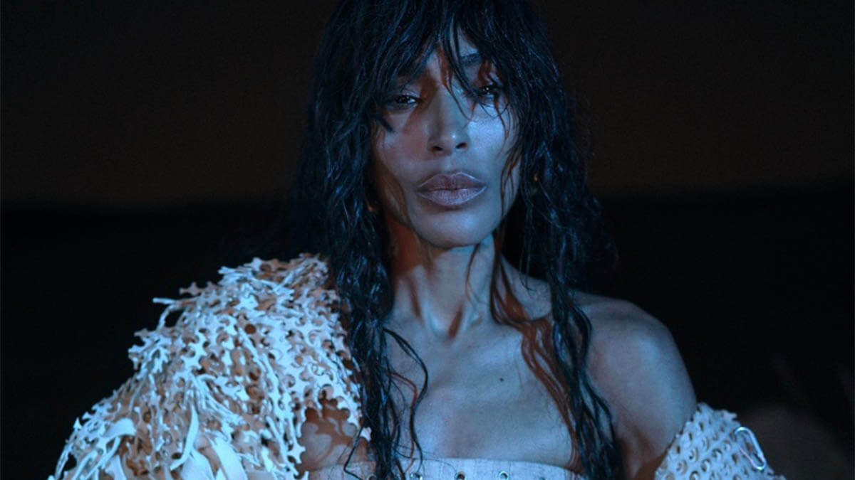 ロリーン、3/27(金)リリース新作アルバム『WILDFIRE』から新曲「Coming Close」をリリース!