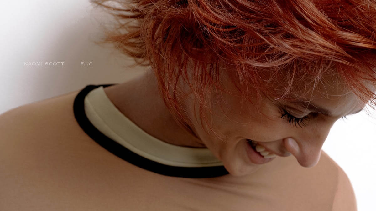 ナオミ・スコット、デビュー・アルバム『F.I.G』をリリース！「Gracie」のミュージック・ビデオも公開