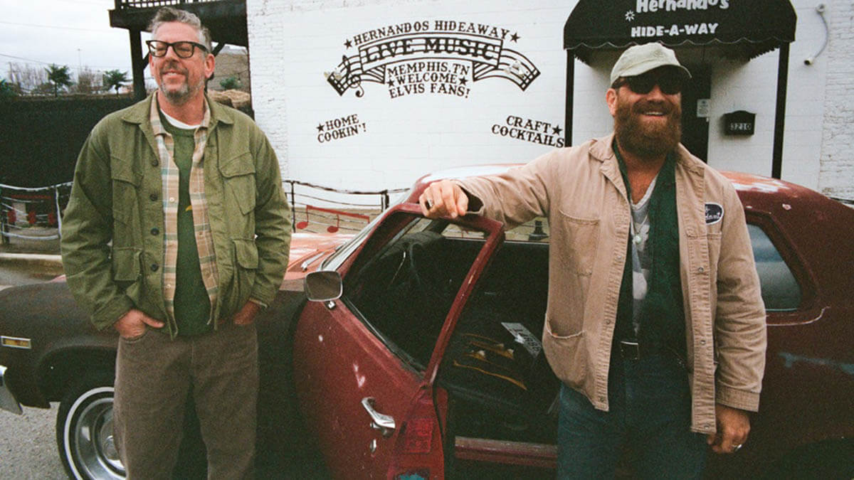 ザ・ブラック・キーズ、5/1(金)リリース新作アルバム『Peaches!』から新曲「Where There's Smoke, There's Fire」のミュージック・ビデオを公開