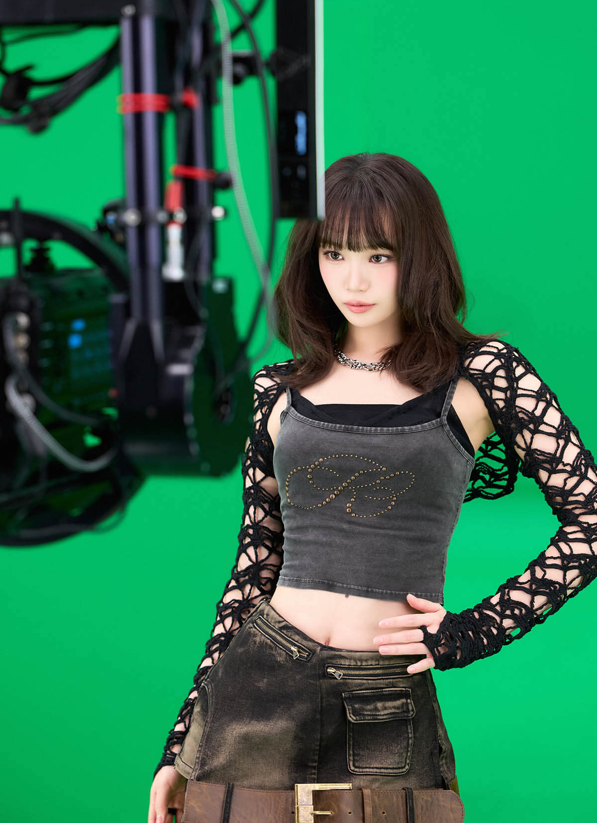 KIM CHAEWON　(C) HYBE JAPAN ／ (P)&(C) SOURCE MUSIC