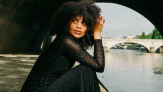 オランダと南アフリカにルーツを持つシンガーソングライターのジョヤ・モーイ、ニューEP『All The Things』をリリース