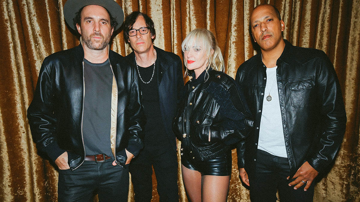 メトリック、10枚目のニューアルバム『Romanticize The Dive』をリリース！