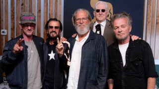 リンゴ・スター、4/24(金)リリース新作アルバム『Long Long Road』から新曲の「Choose Love」のヴィジュアライザー・ビデオを公開