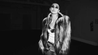 チャーリーxcx、新章を告げる新曲「Rock Music」のミュージック・ビデオを公開