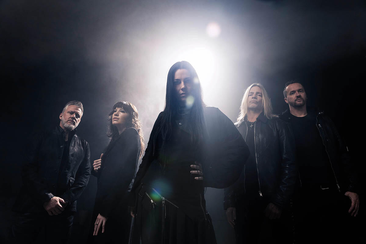 Evanescence (c) Chapman Baehler