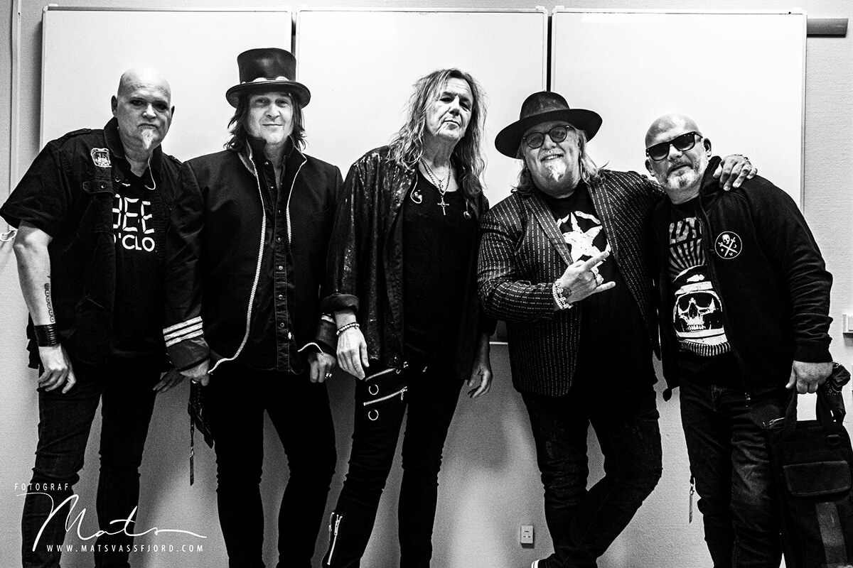 PRETTY MAIDS