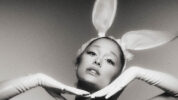 アリアナ・グランデ、『Dangerous Woman』10周年記念盤アルバムがデジタルリリース！未配信曲「Knew Better Part Two」収録